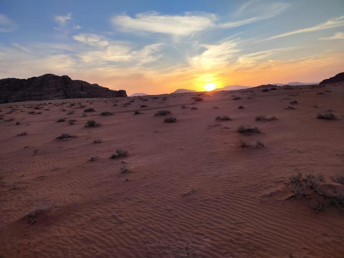 Star Rum Wadi Rum Buitenkant foto