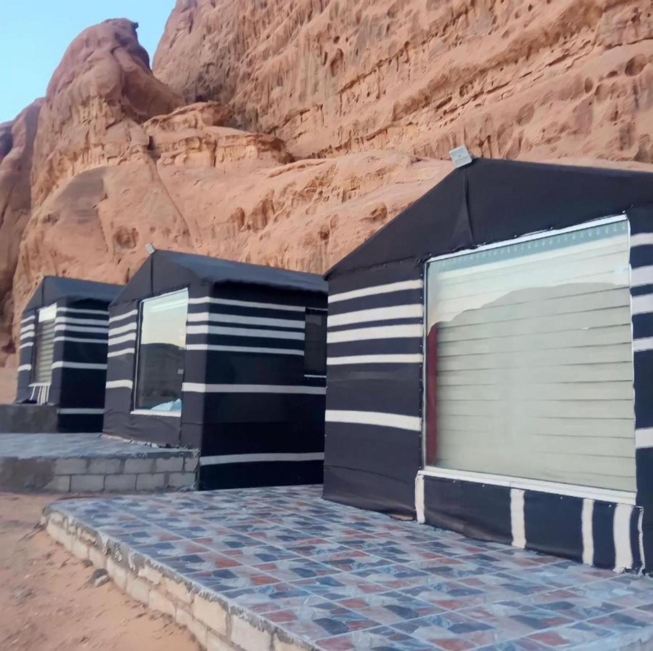Star Rum Wadi Rum Buitenkant foto